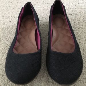 Reef Black Textured Flats
